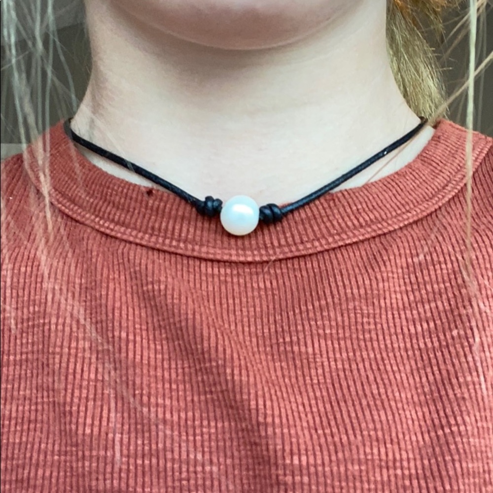 black and white pearl necklace